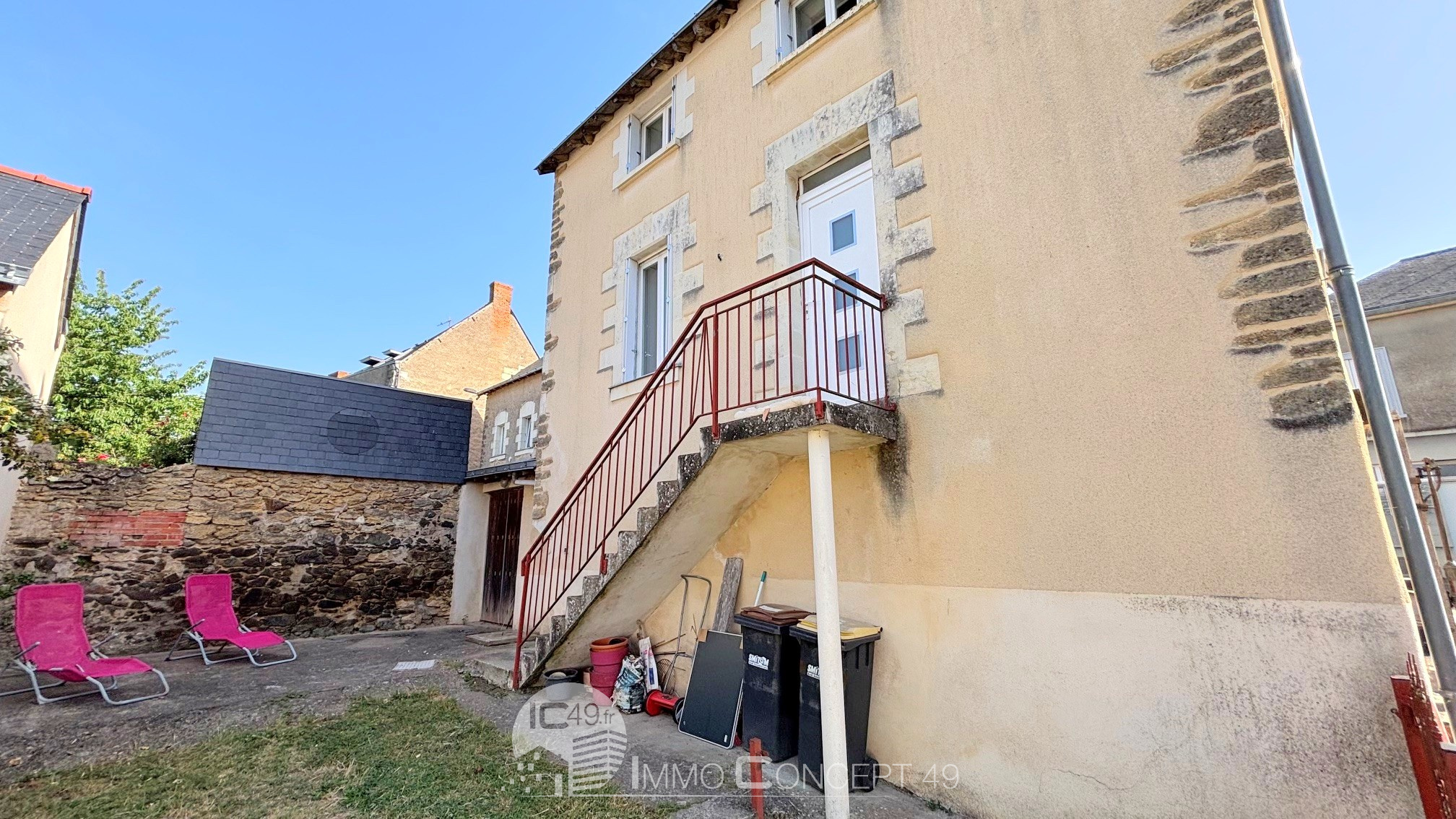 BELLEVIGNE EN LAYON